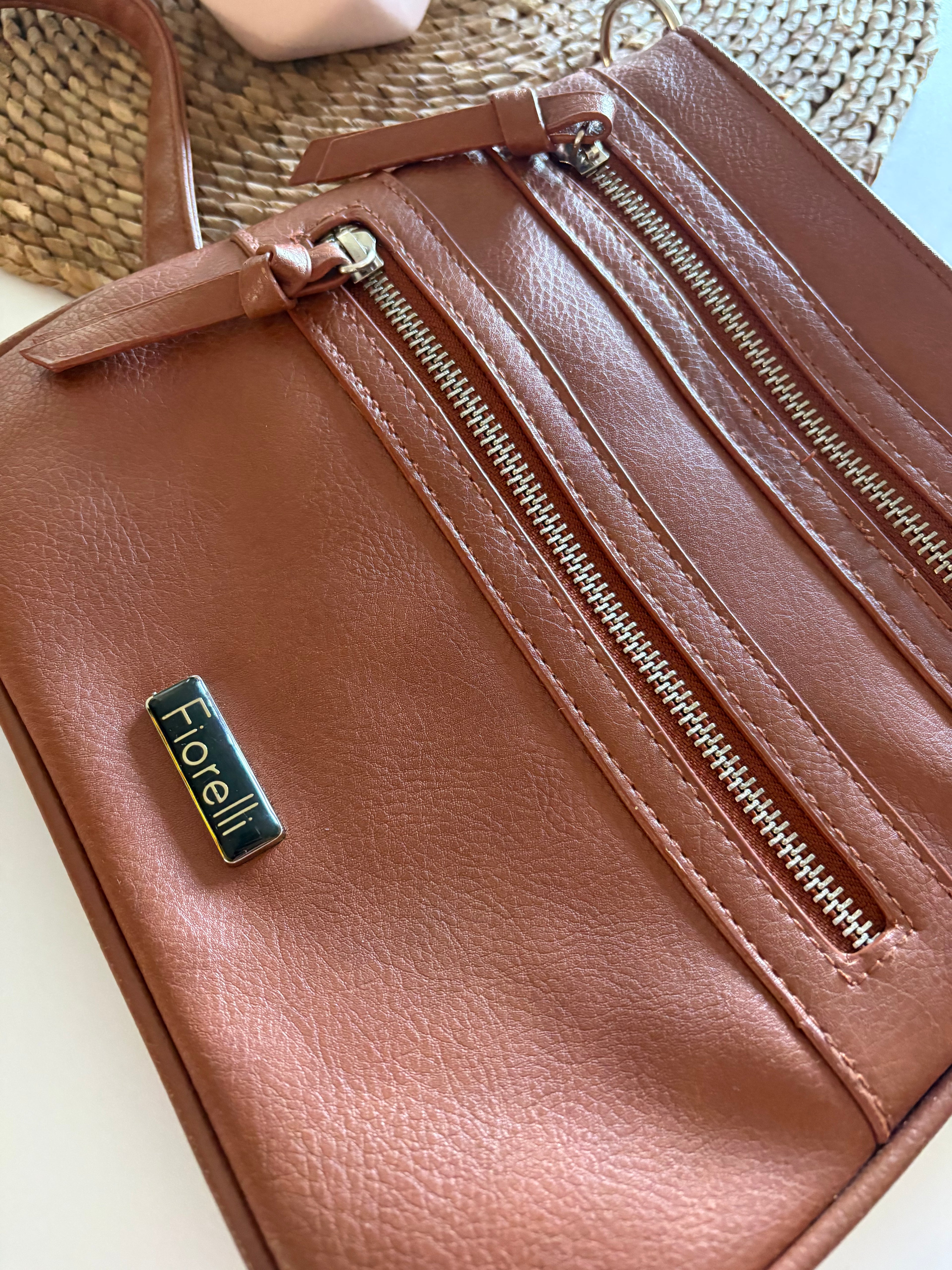Sac en cuir brun marque Fiorelli