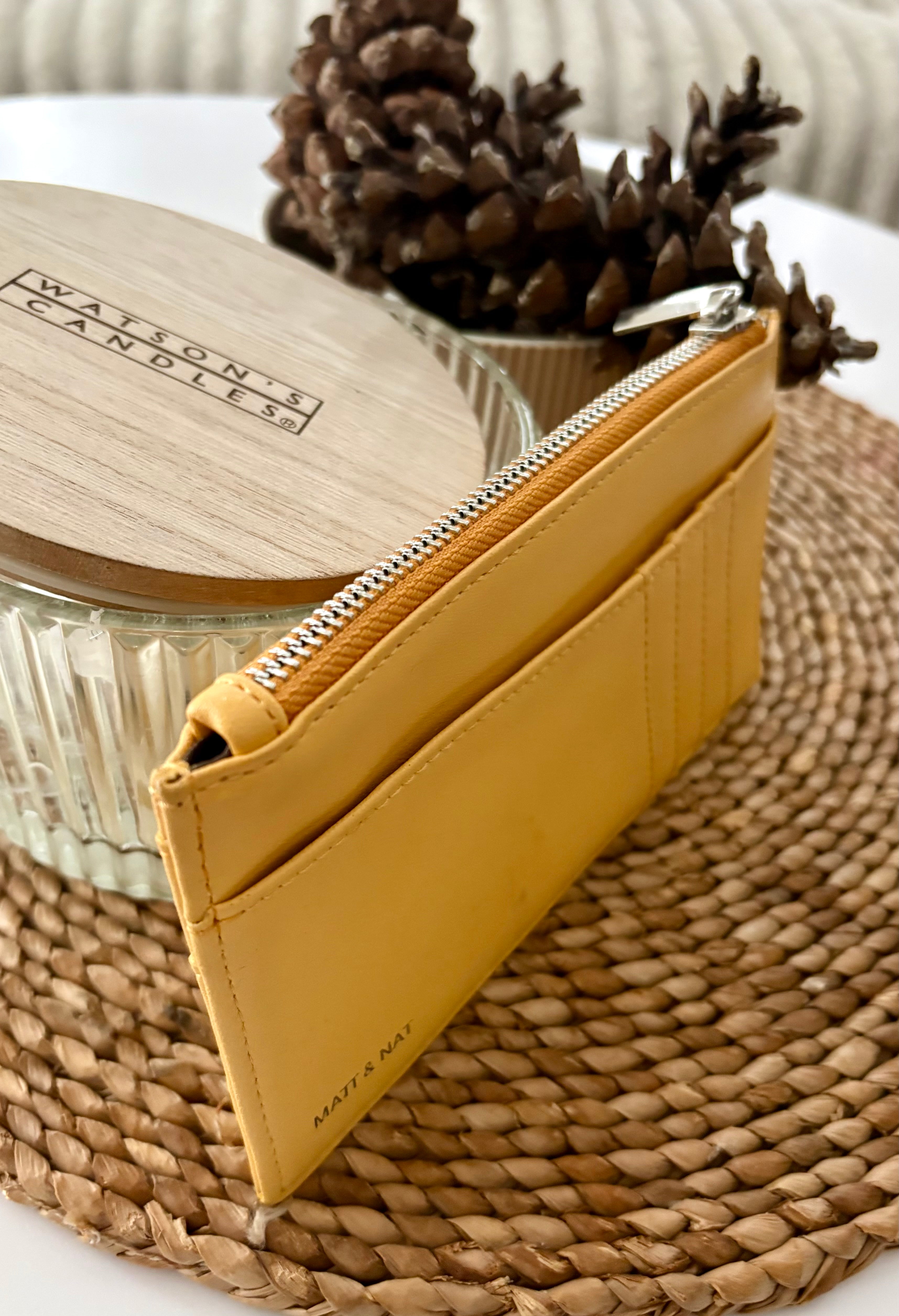 Porte-feuille jaune moutarde Matte and Nat