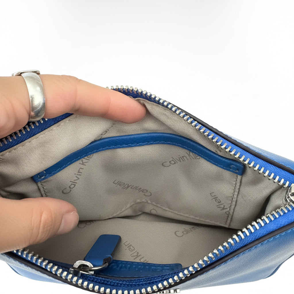Sac bandoulière cuir bleu électrique Calvin Klein
