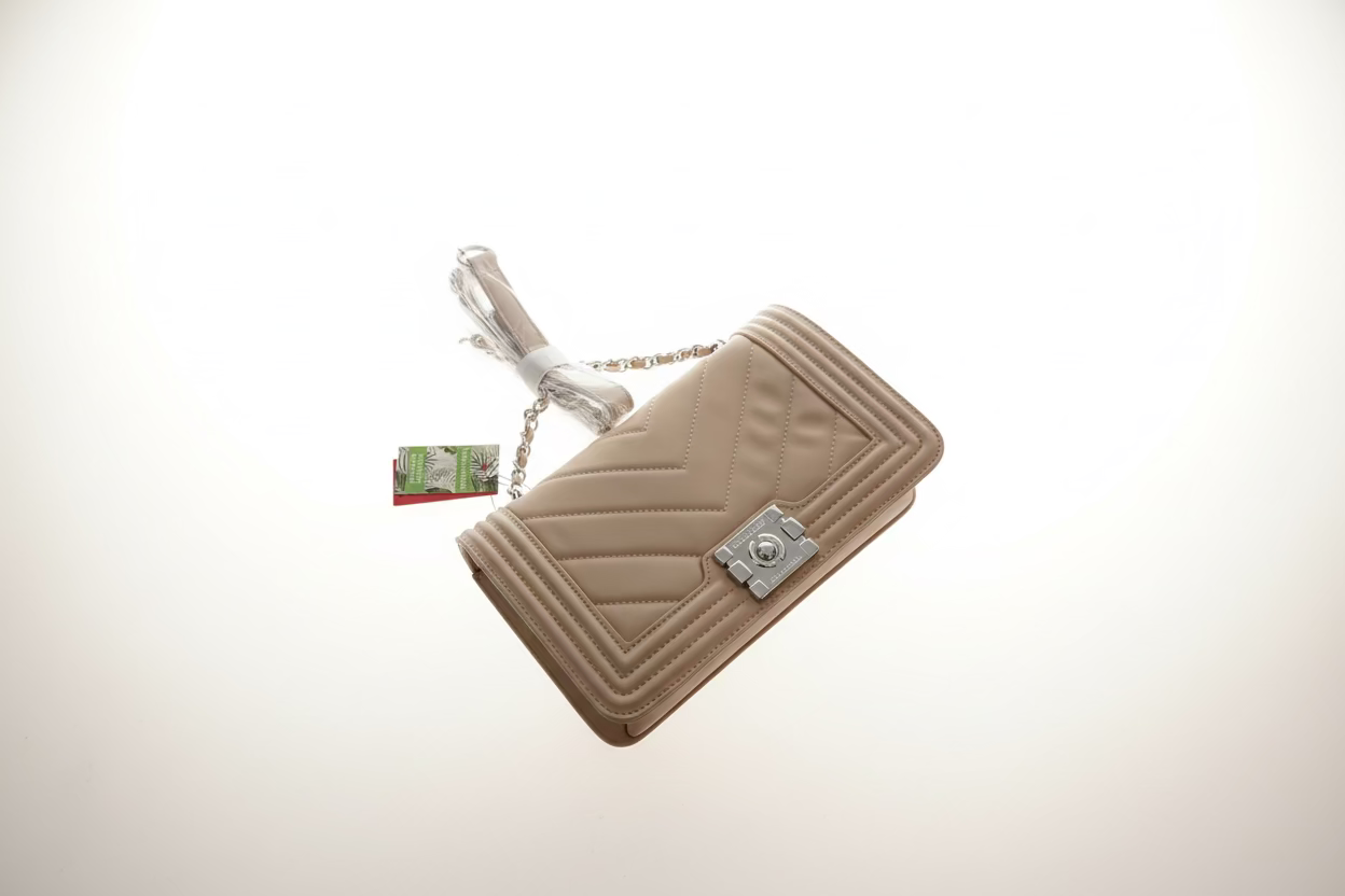 Sac à bandoulière Badgley Mischka matelassé – Taupe clair