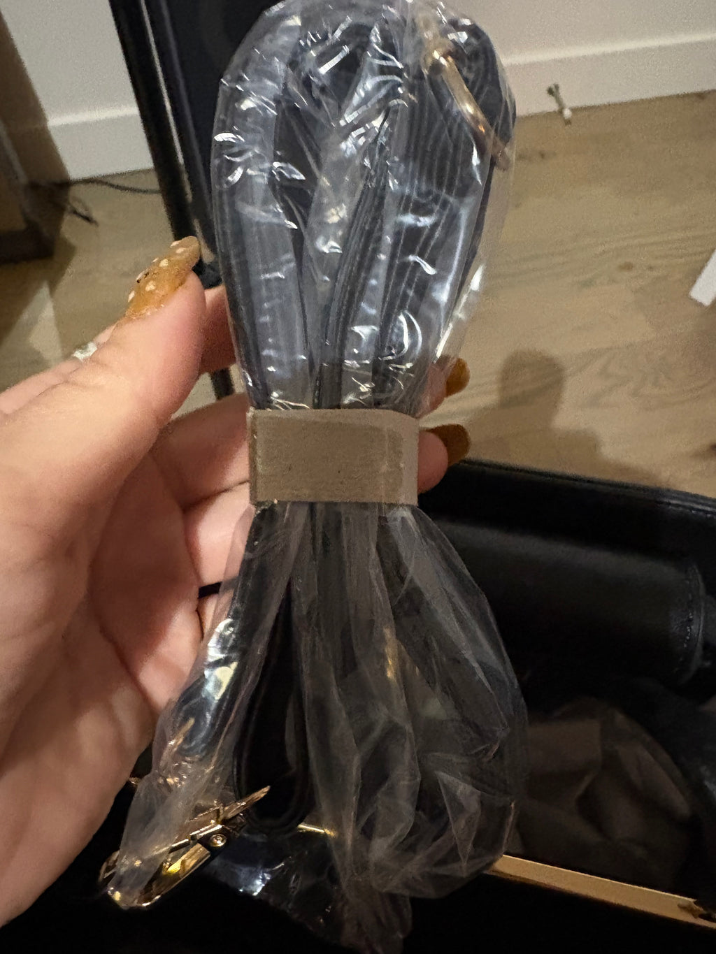 Sac à main matelassé noir Badgley Mischka – détails dorés et bandoulière