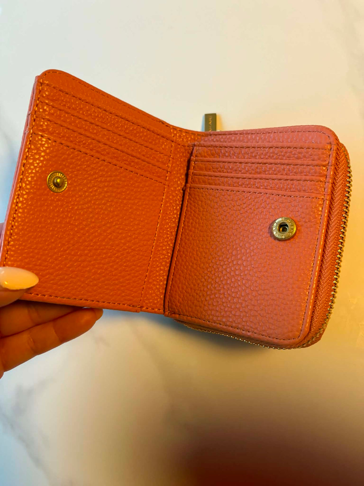 Portefeuille  Tahari